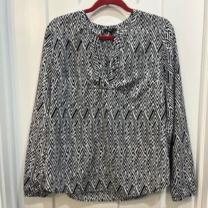 Milano Women’s Geometric Top Lightweight ‎ Blouse V-neck Size Large Black White